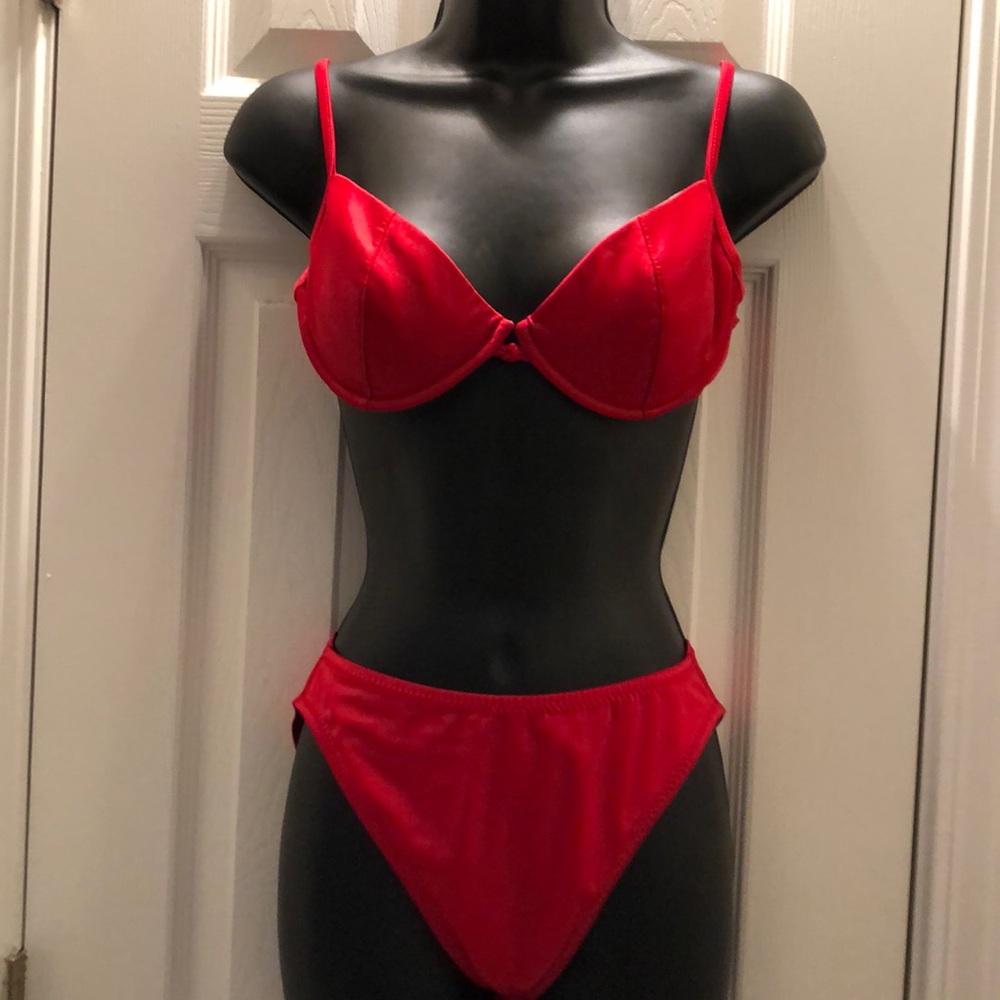 🌴California Waves Large Red Top & Medium Bottom